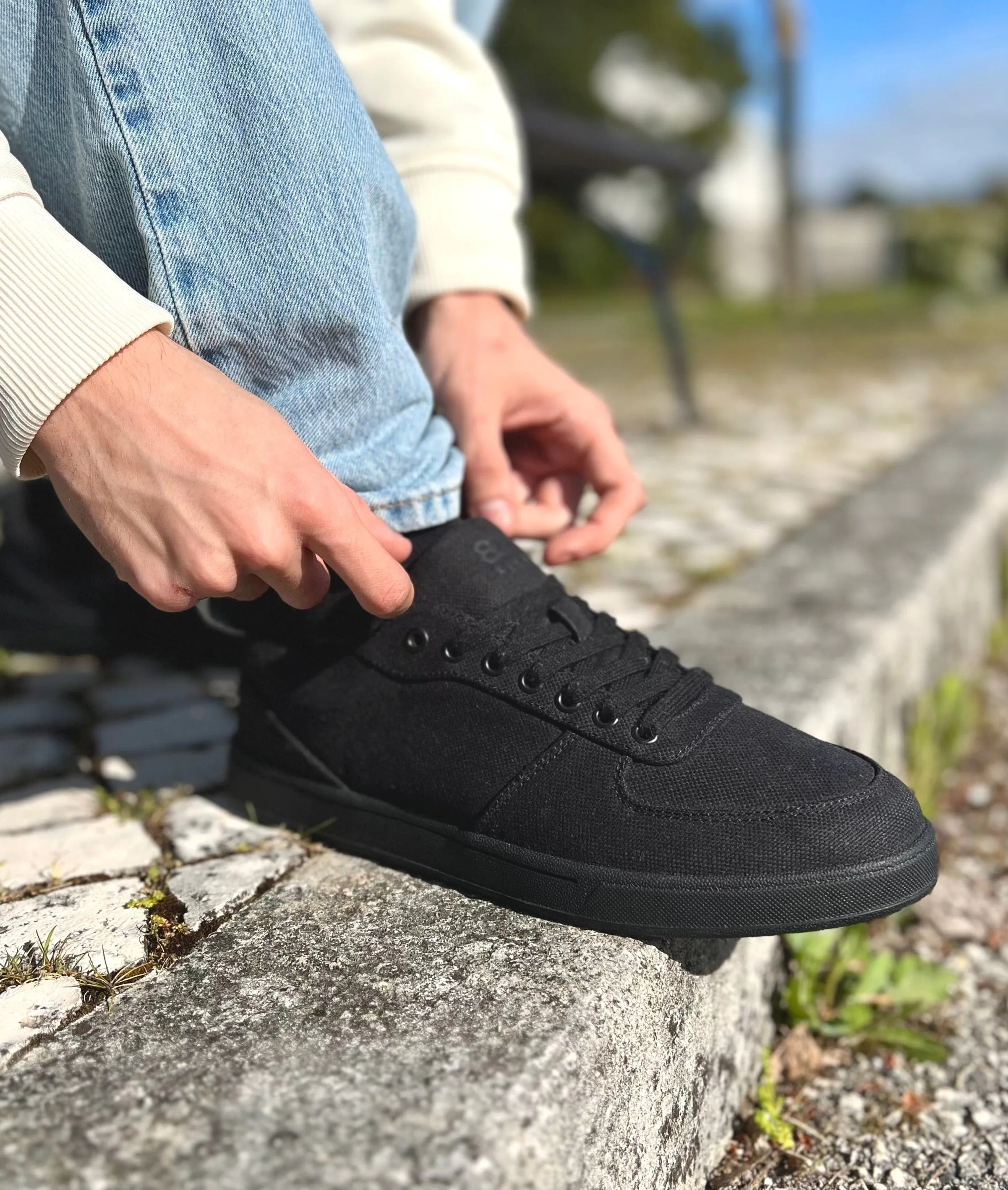 Seeker Men's Vegan Hemp Sneakers | Full Black