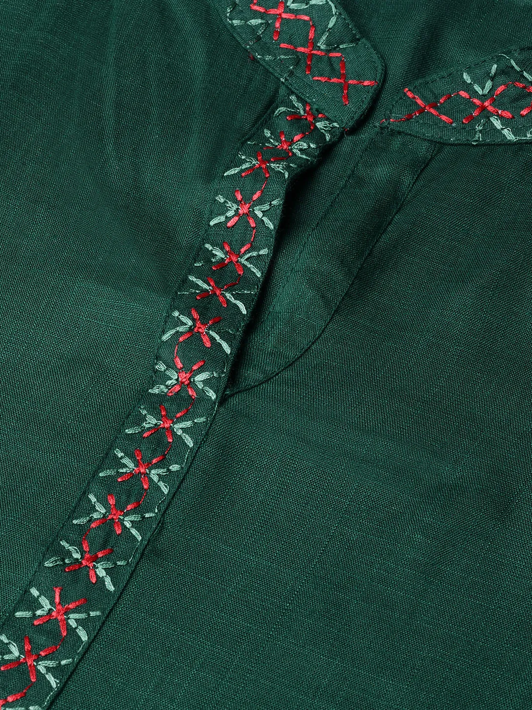 Women Green Embroidered Straight Kurta