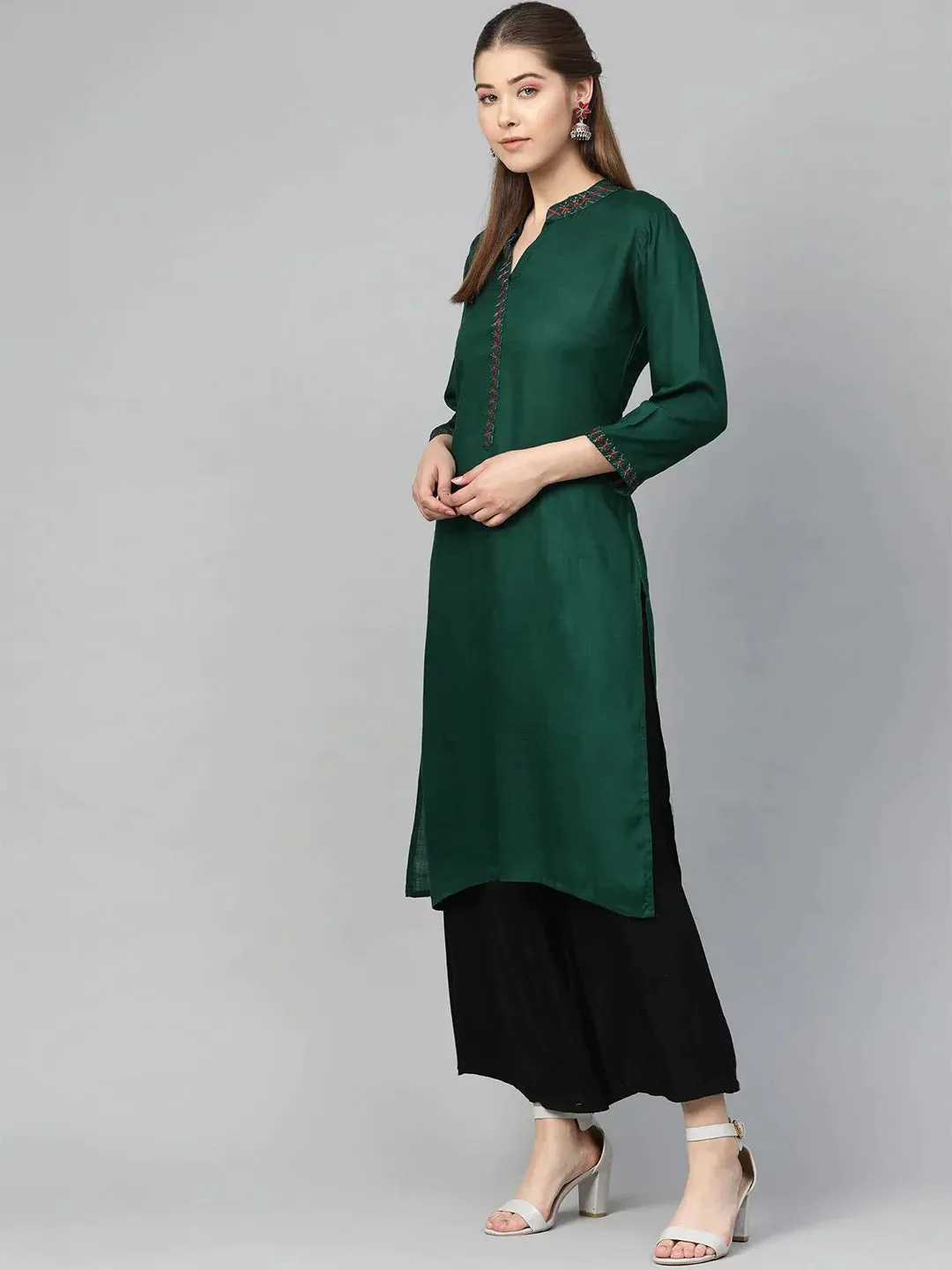 Women Green Embroidered Straight Kurta